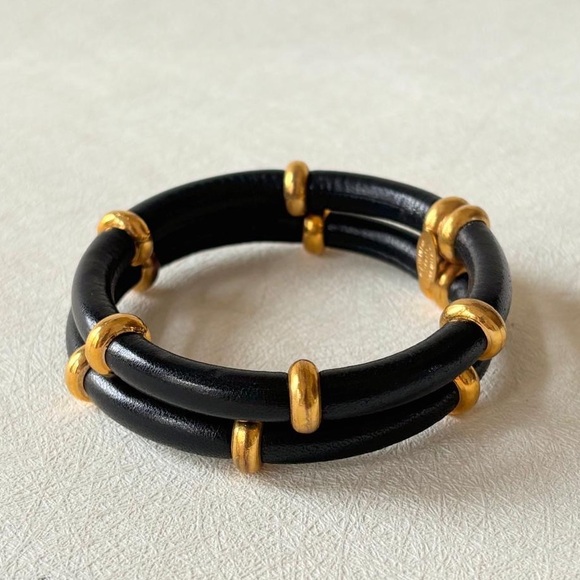 Vintage cuff bracelet CHANEL by Karl Lagerfeld - Picture 8 of 13